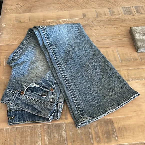 American Eagle Women’s Boyfriend Jeans - Picture 3 of 6